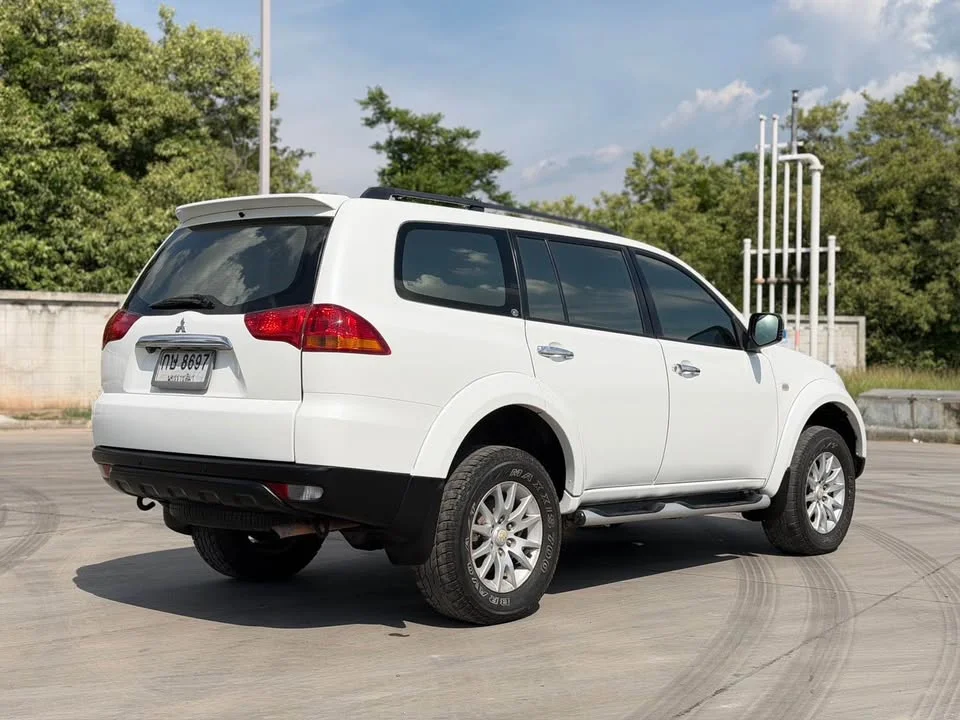 2011 Mitsubishi Pajero Sport II 2