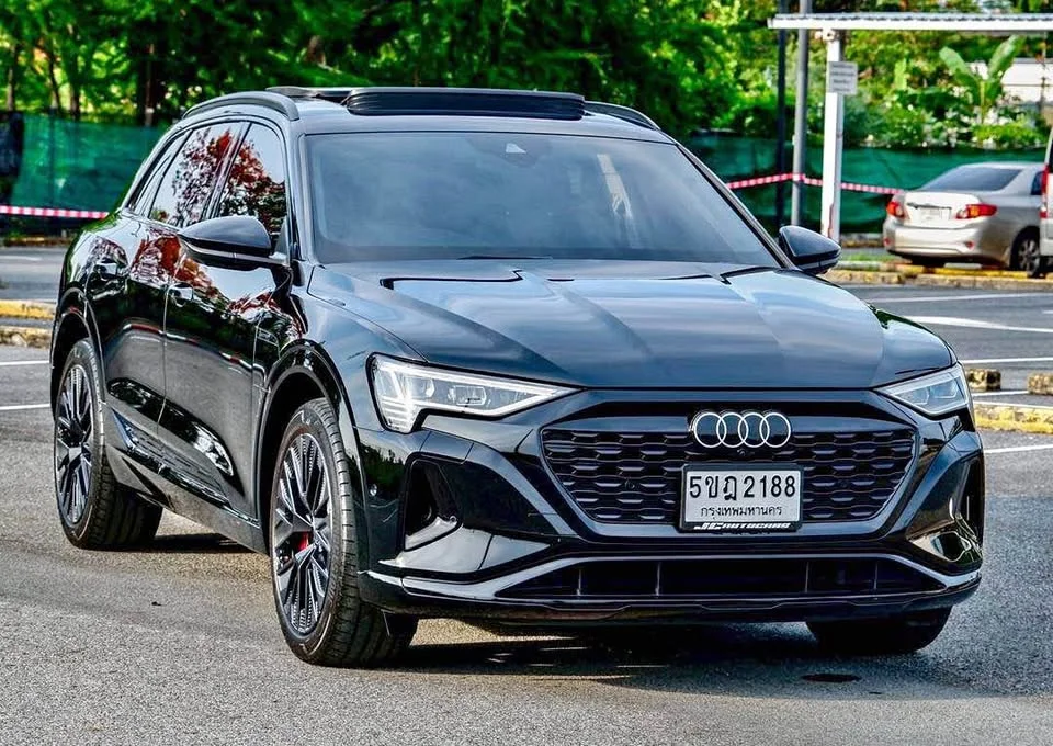 2024 Audi Q8 e-tron 2