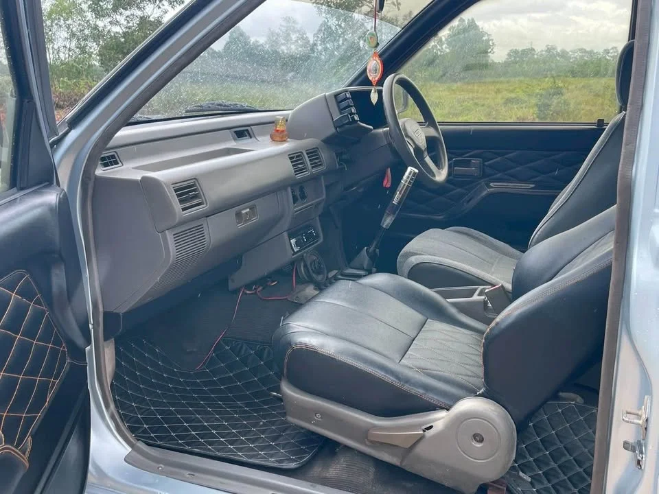 1996 Isuzu TFR III 2