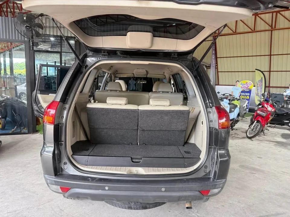 2010 Mitsubishi Pajero Sport II 2
