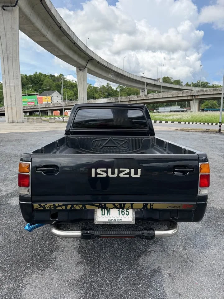1997 Isuzu TFR III 2