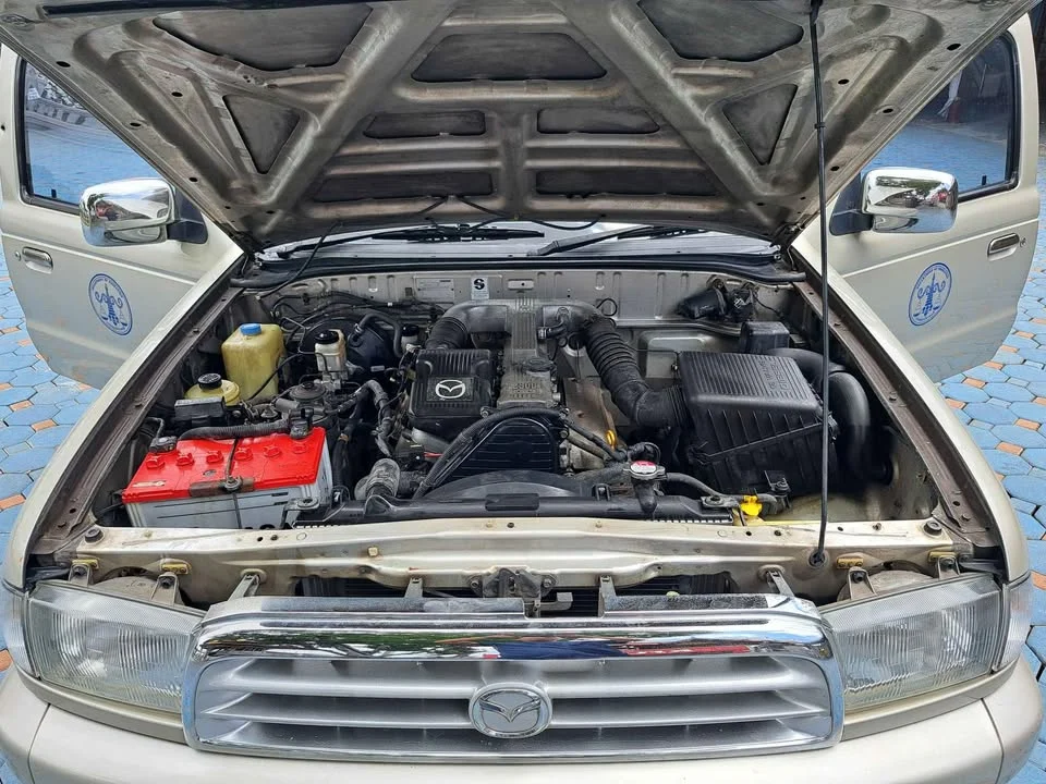 2001 Mazda 2500 Fighter V 3