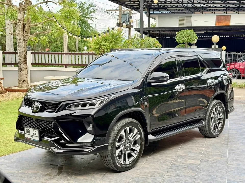 2022 Toyota Fortuner II 2