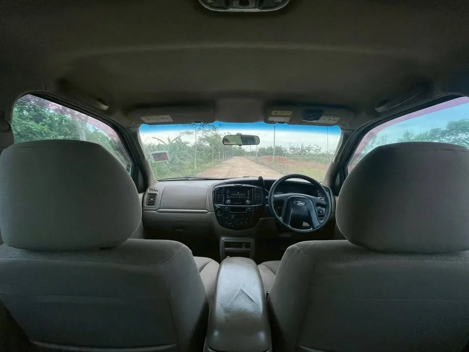 2004 Ford Escape I 3