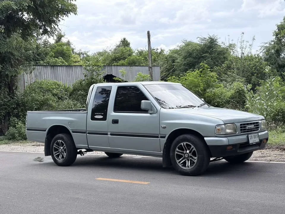 1995 Isuzu TFR III 3