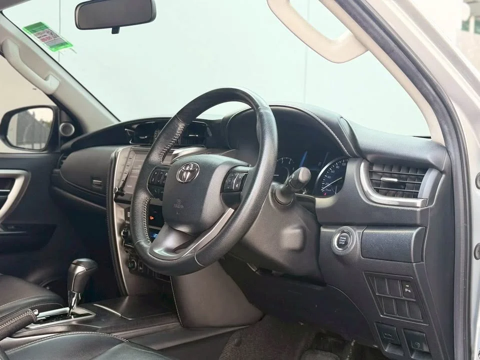 2023 Toyota Fortuner II 3