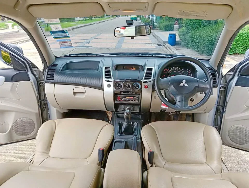 2011 Mitsubishi Pajero Sport II 2
