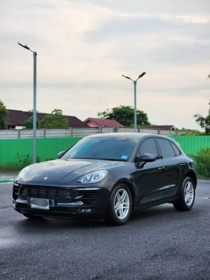 2016 Porsche Macan I 2