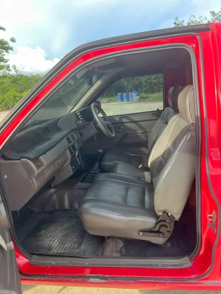 1995 Isuzu TFR III 2