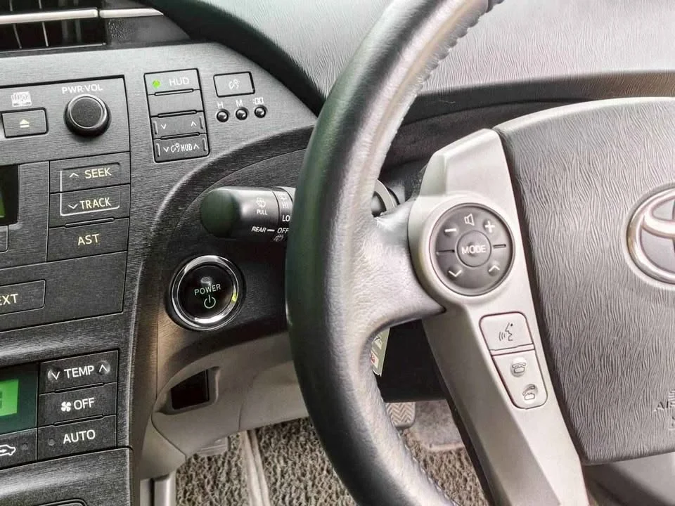 2011 Toyota Prius III 3