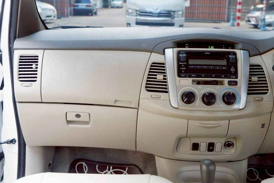 2012 Toyota Innova I 3