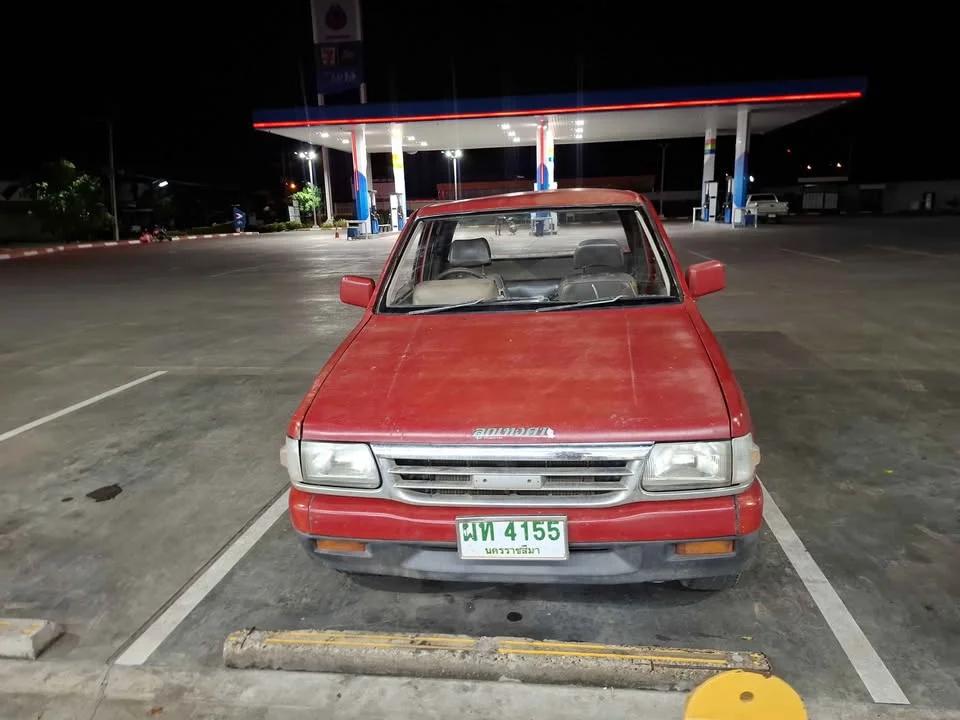 1990 Isuzu TFR III 2