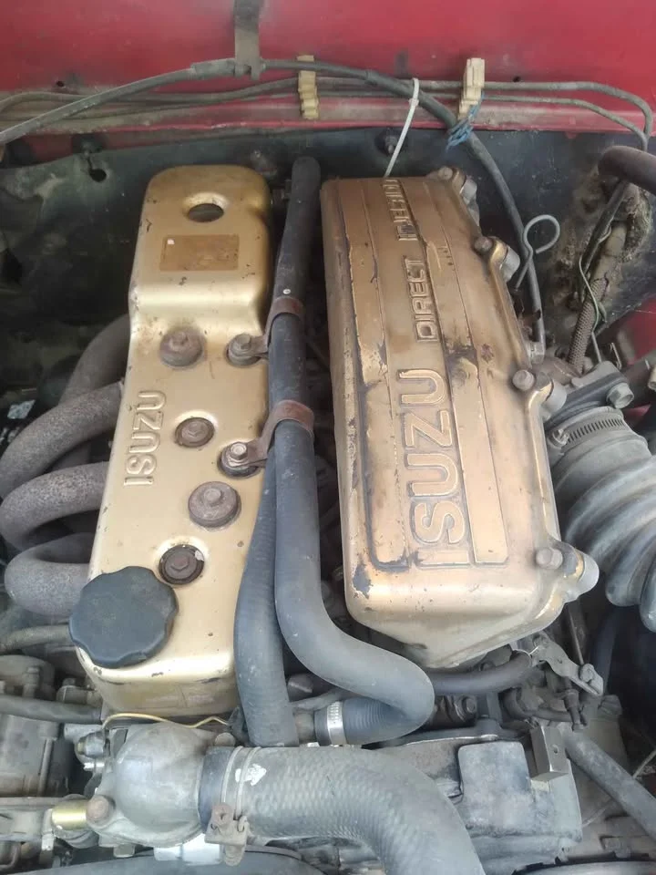1990 Isuzu TFR III 2