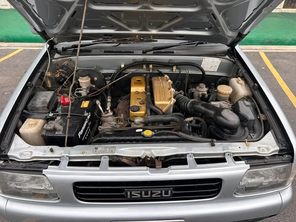 1996 Isuzu TFR III 3