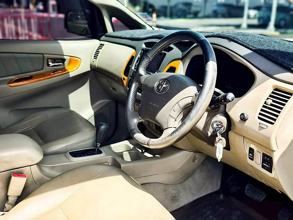 2010 Toyota Innova I 3