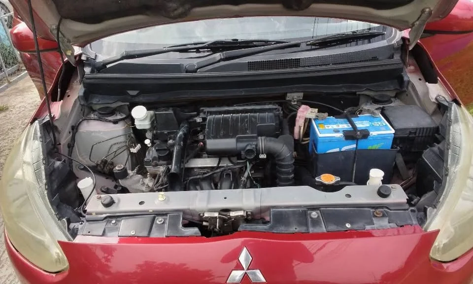 2012 Mitsubishi Mirage VI 2