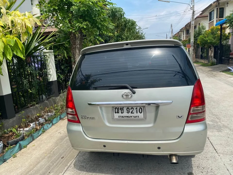 2009 Toyota Innova I 3