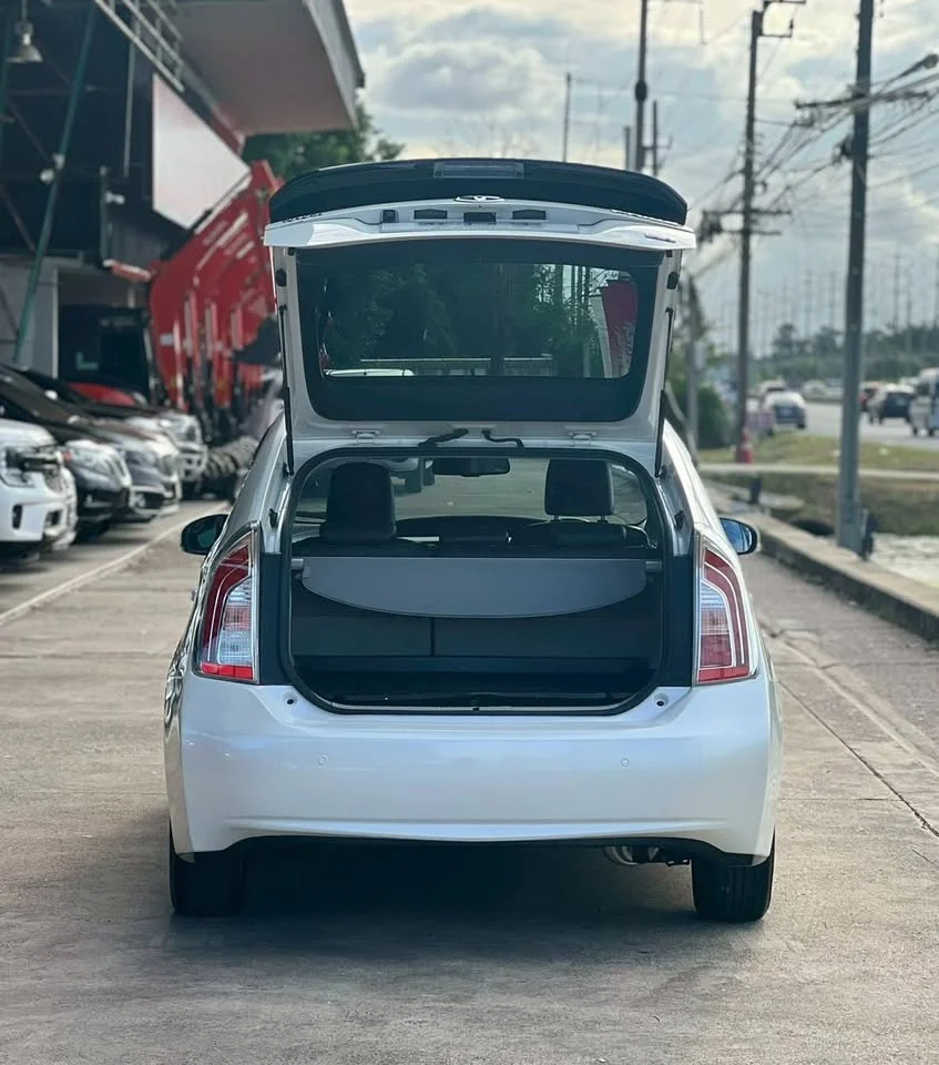 2012 Toyota Prius III 2