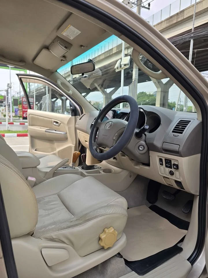 2005 Toyota Fortuner I 2