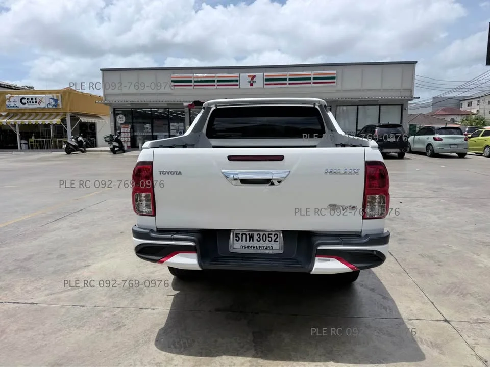 2016 Toyota Hilux VIII 2