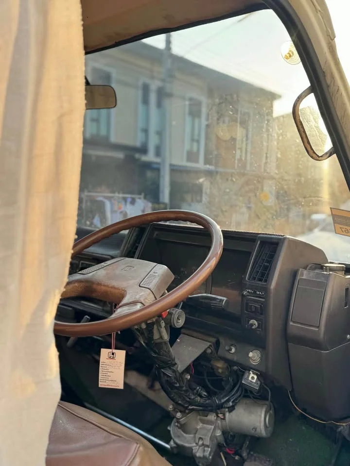 1990 Toyota Commuter III 2