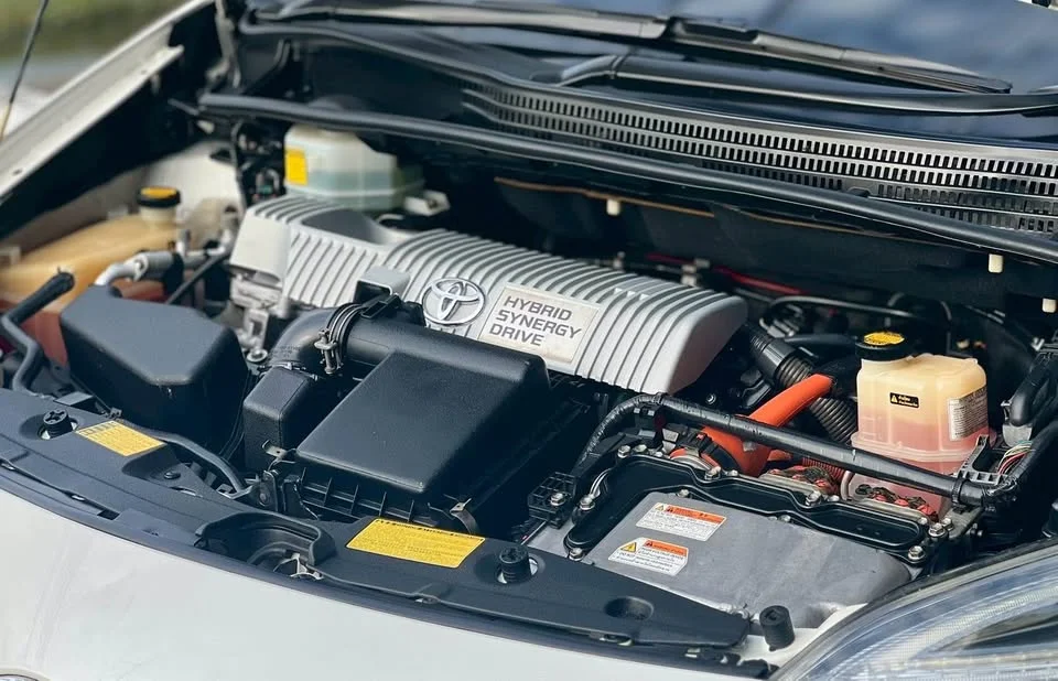 2012 Toyota Prius III 2