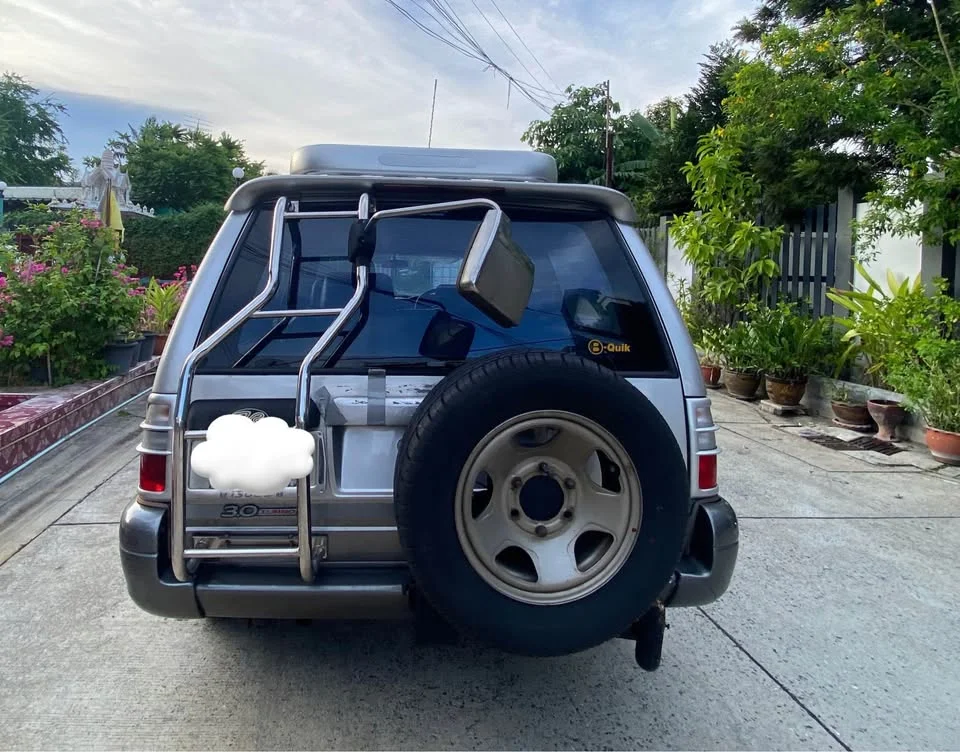 2002 Isuzu TR Grand Adventure I 2