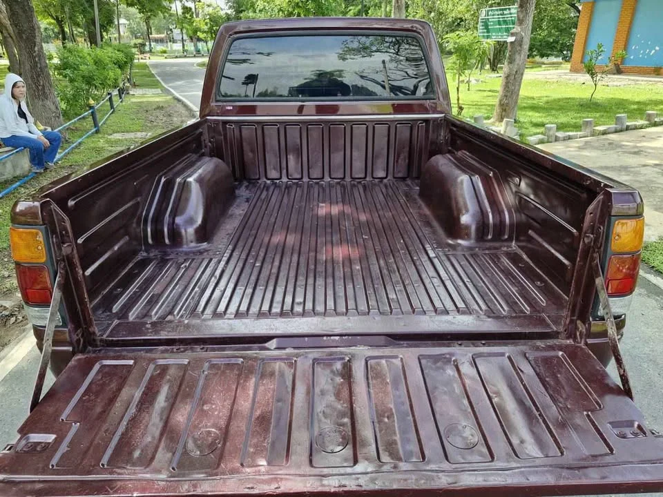 1995 Isuzu TFR III 2