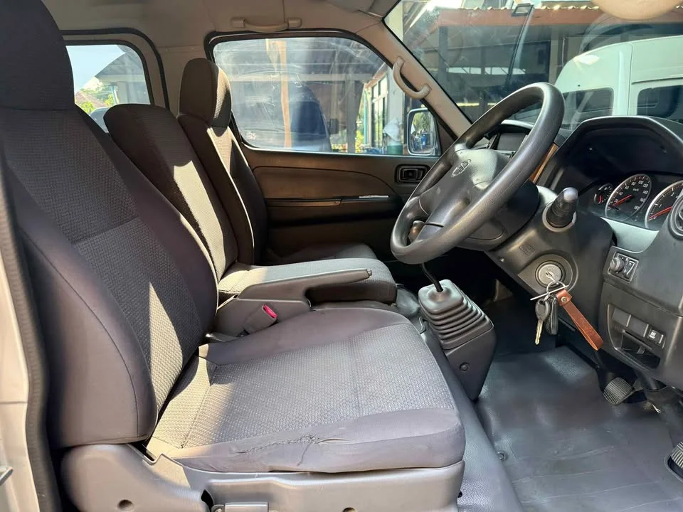 2009 Nissan Urvan V (E25) 3