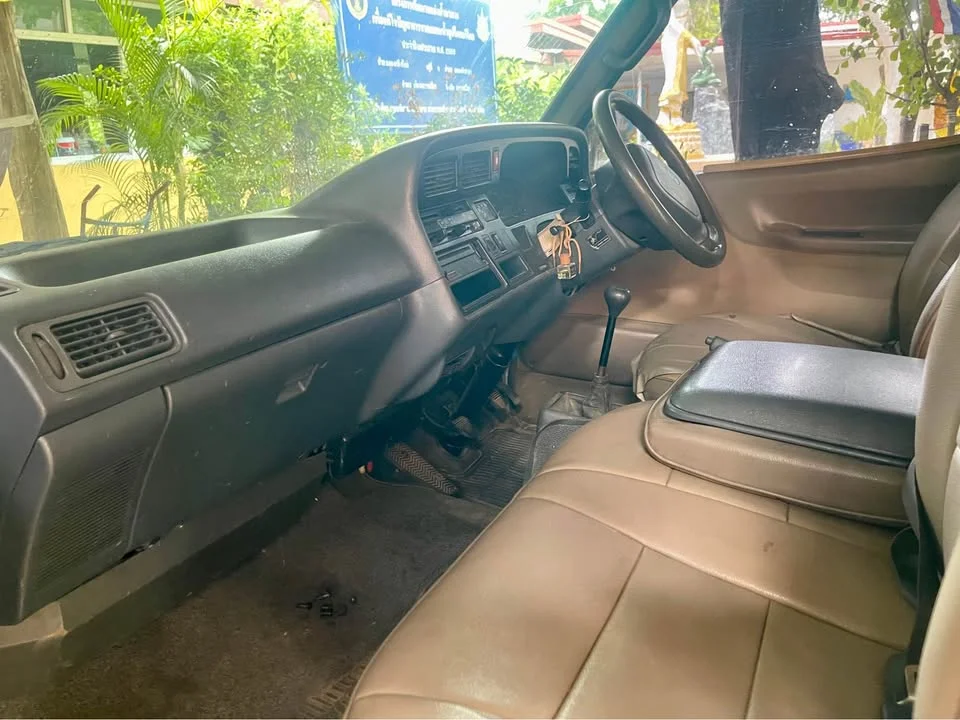 2003 Toyota Commuter IV (H100) 2