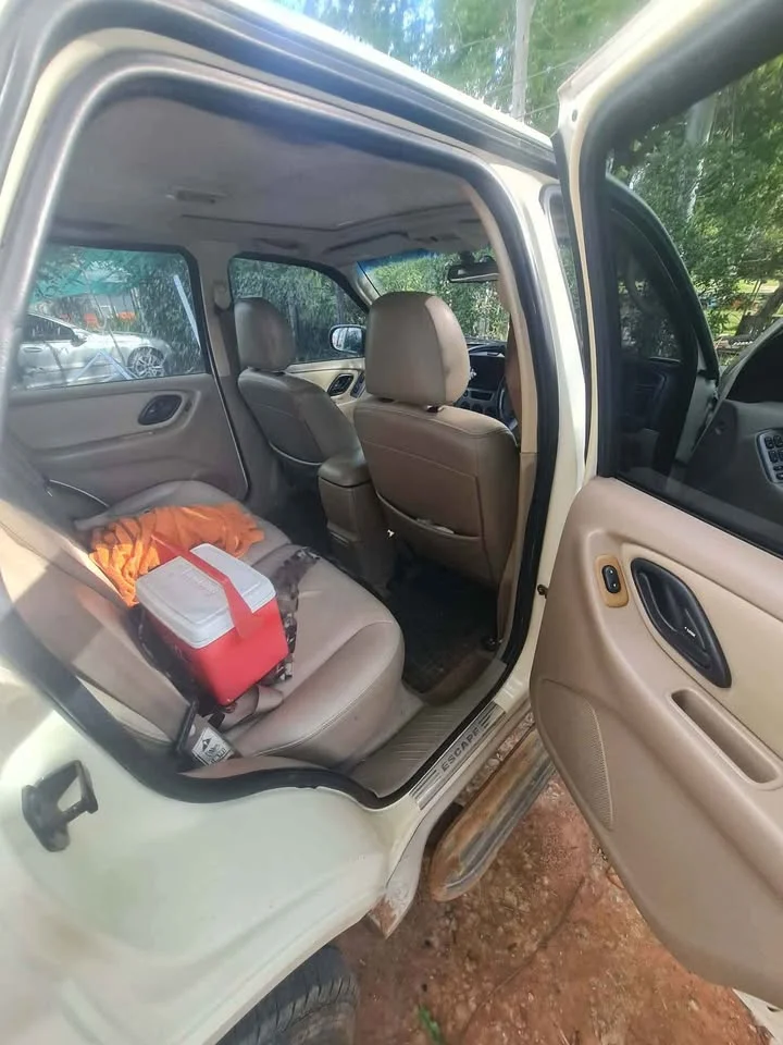 2004 Ford Escape I 3