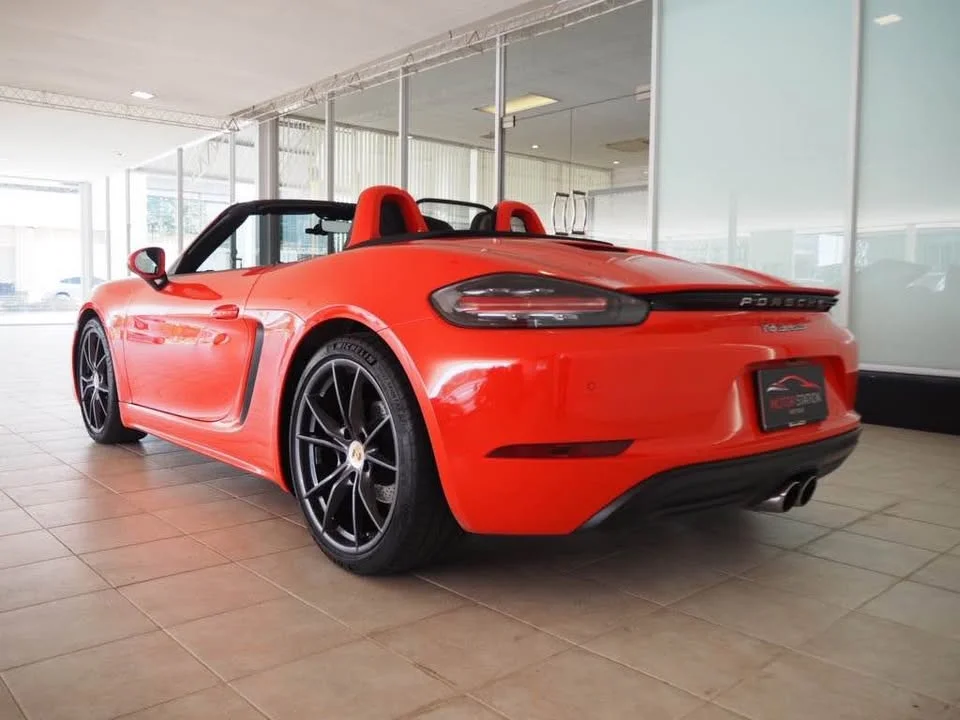 2016 Porsche 718 Boxster and Cayman IV 2