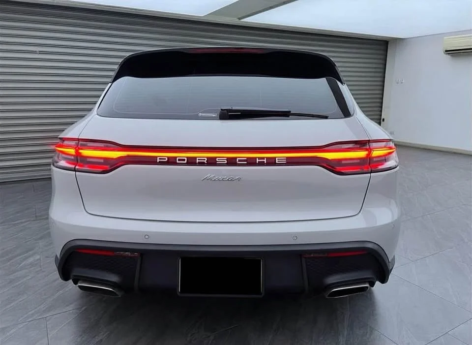 2023 Porsche Macan I 3