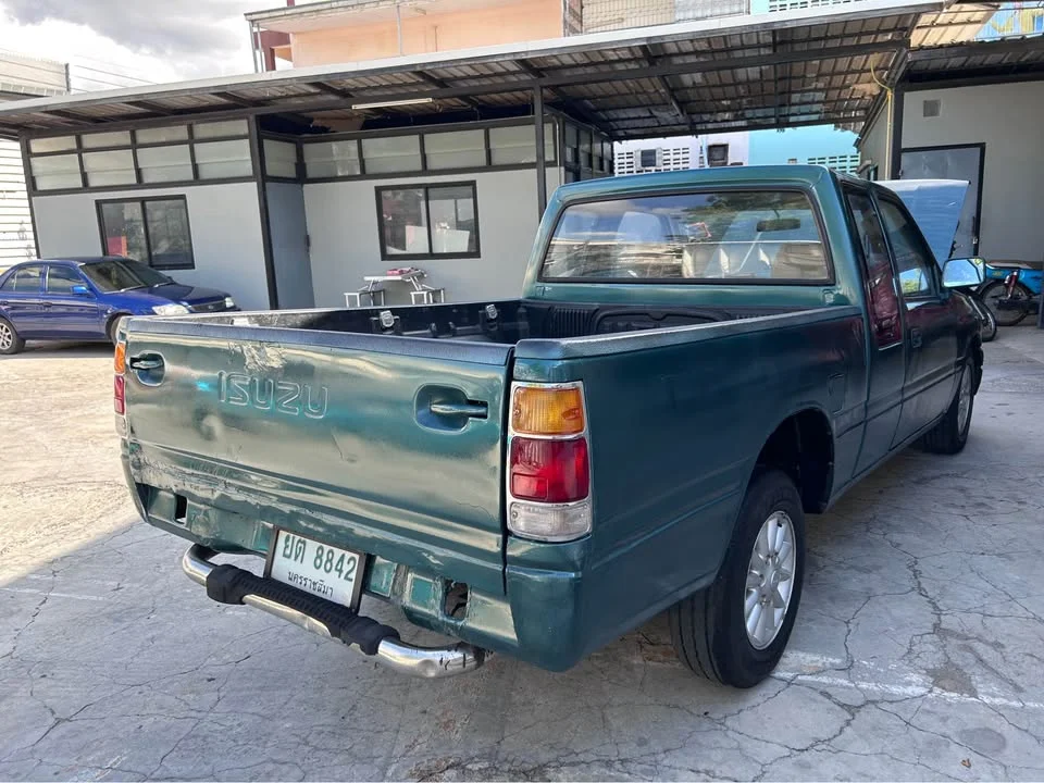 1995 Isuzu TFR III 3