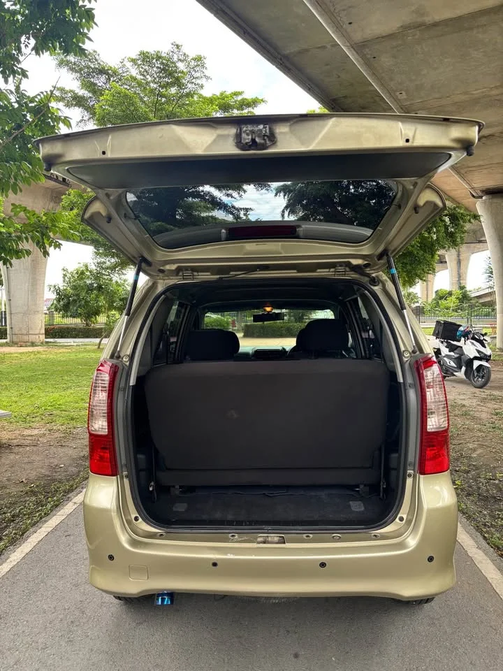 2004 Toyota Avanza I 2