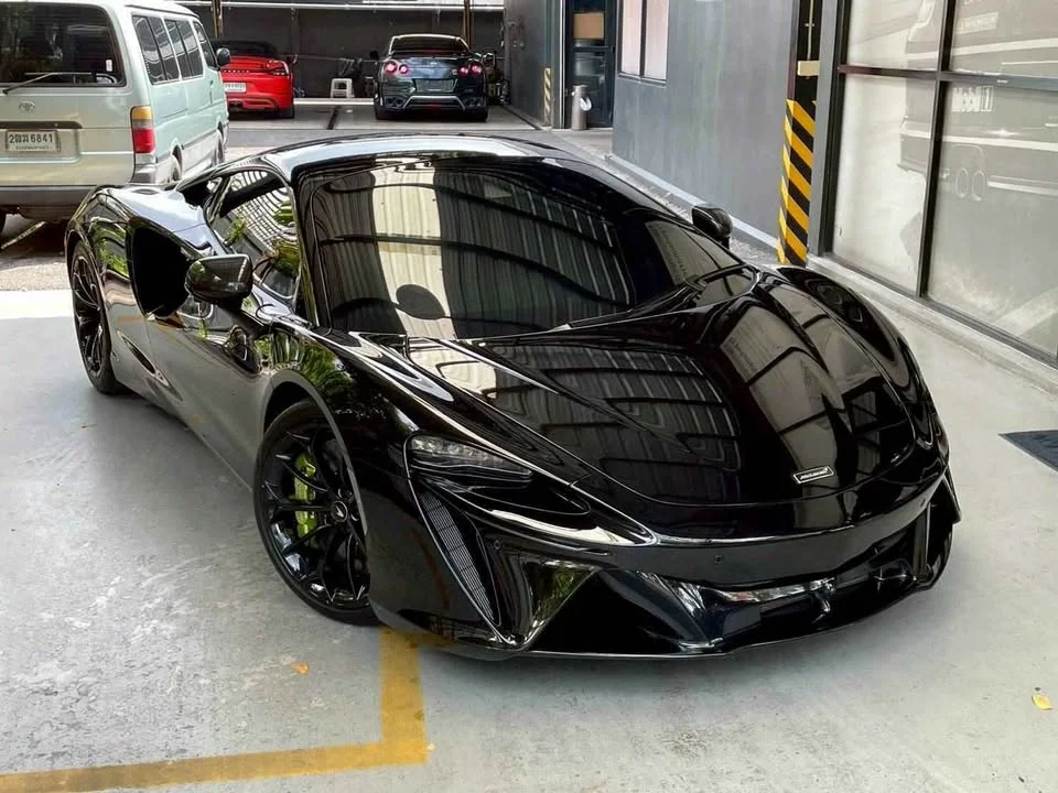 2023 McLaren Artura 2