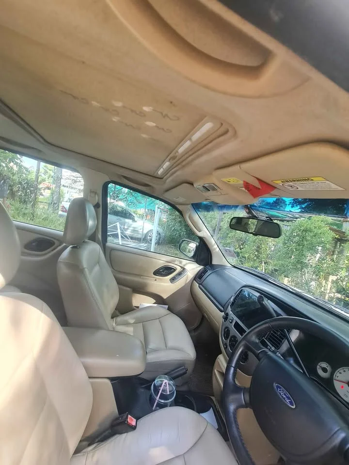 2005 Ford Escape I 3