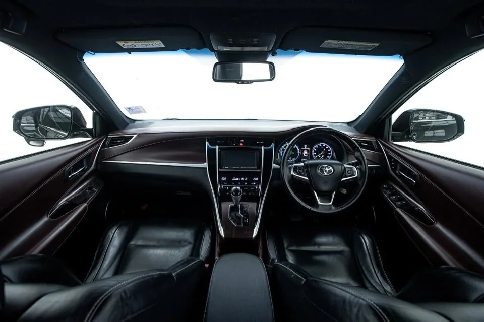 2014 Toyota Harrier III 2