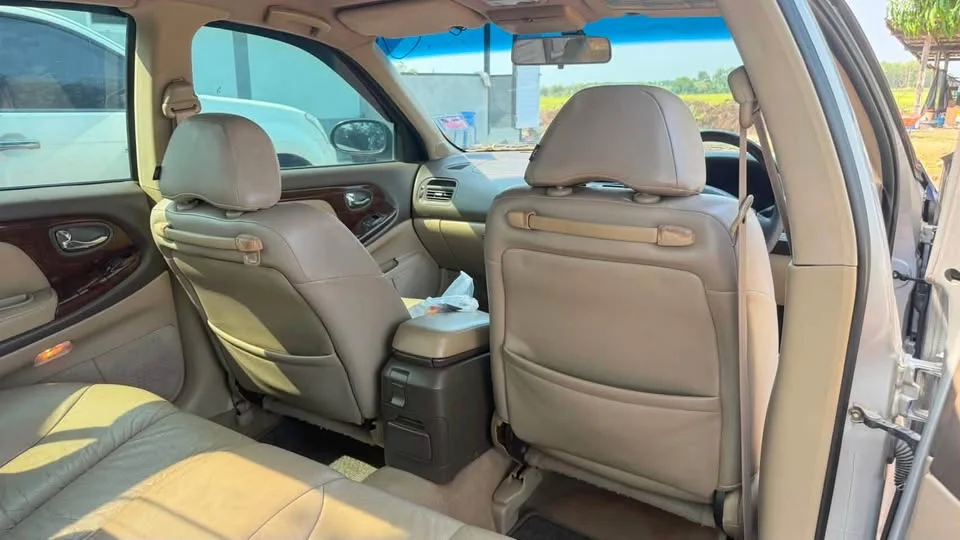 2002 Infiniti I30-35 A33 3