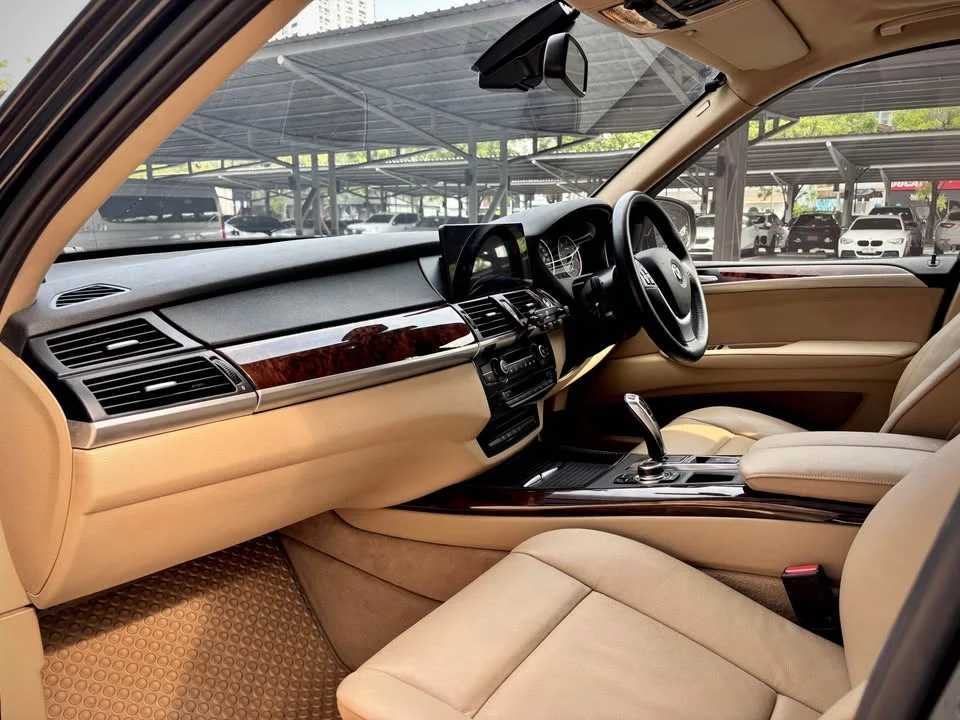 2012 BMW X5 E70 2