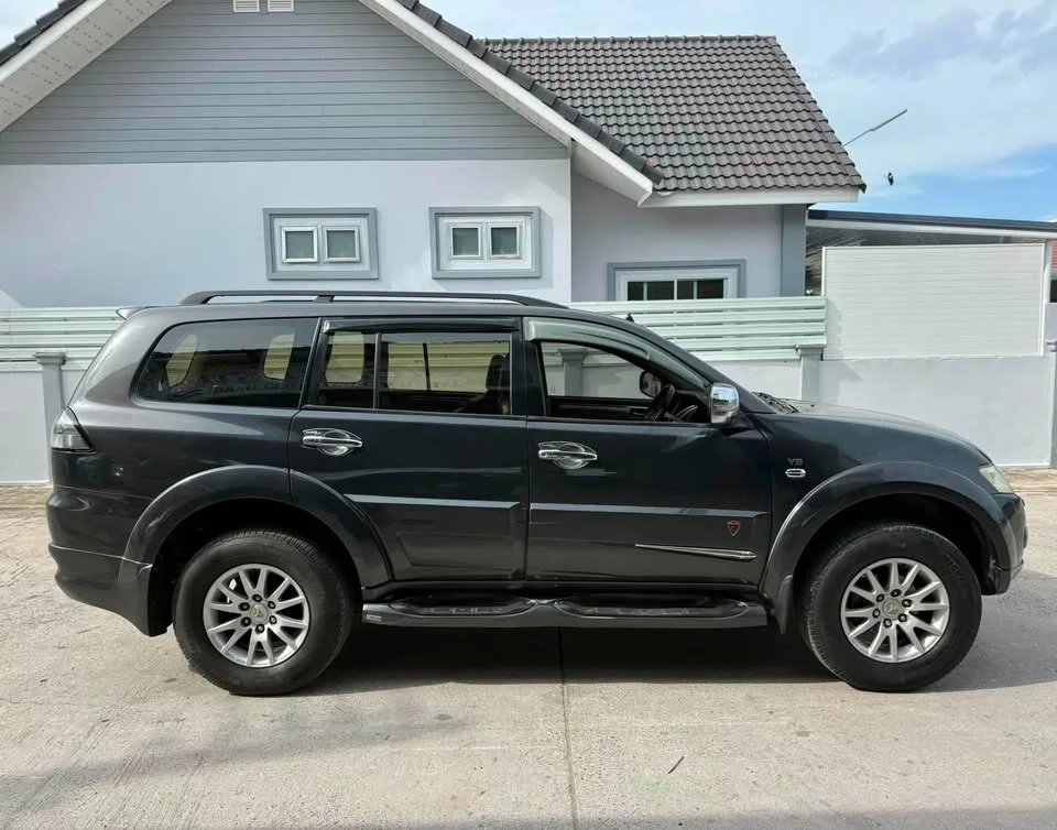 2014 Mitsubishi Pajero Sport II 2