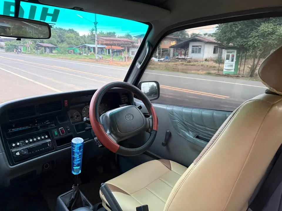 2000 Toyota Commuter IV (H100) 3