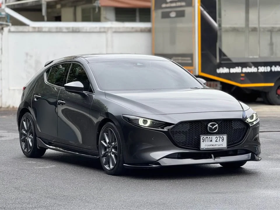 2019 Mazda 3 IV 2