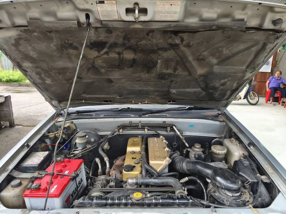 1997 Isuzu TFR III 2