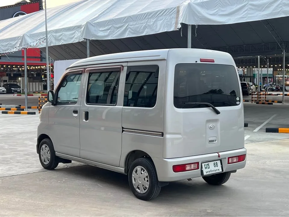 2005 Daihatsu Hijet 2
