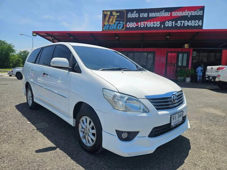 2012 Toyota Innova I 3