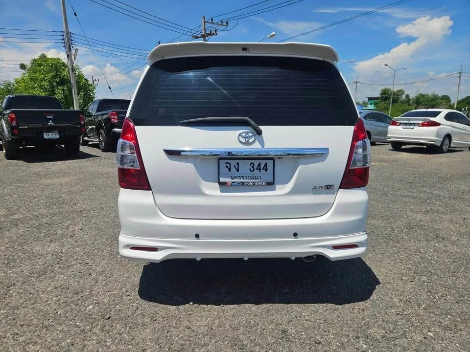 2012 Toyota Innova I 2