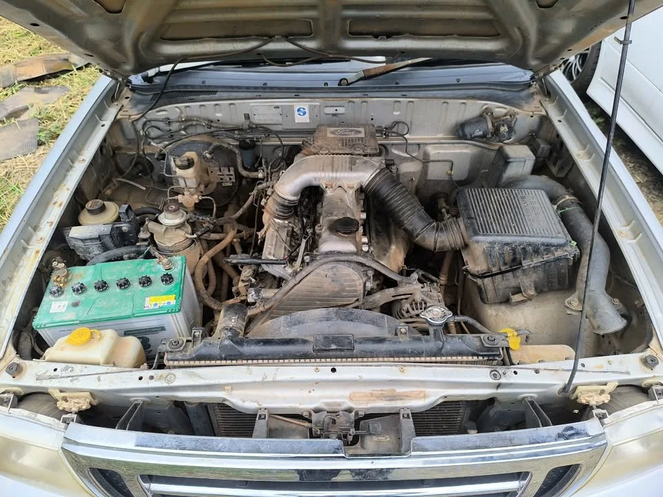 2005 Mazda 2500 Fighter V 2