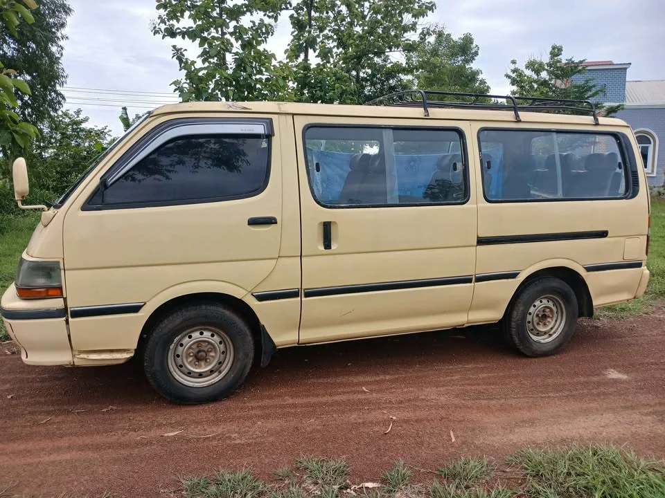 Toyota Commuter IV (H100) 2