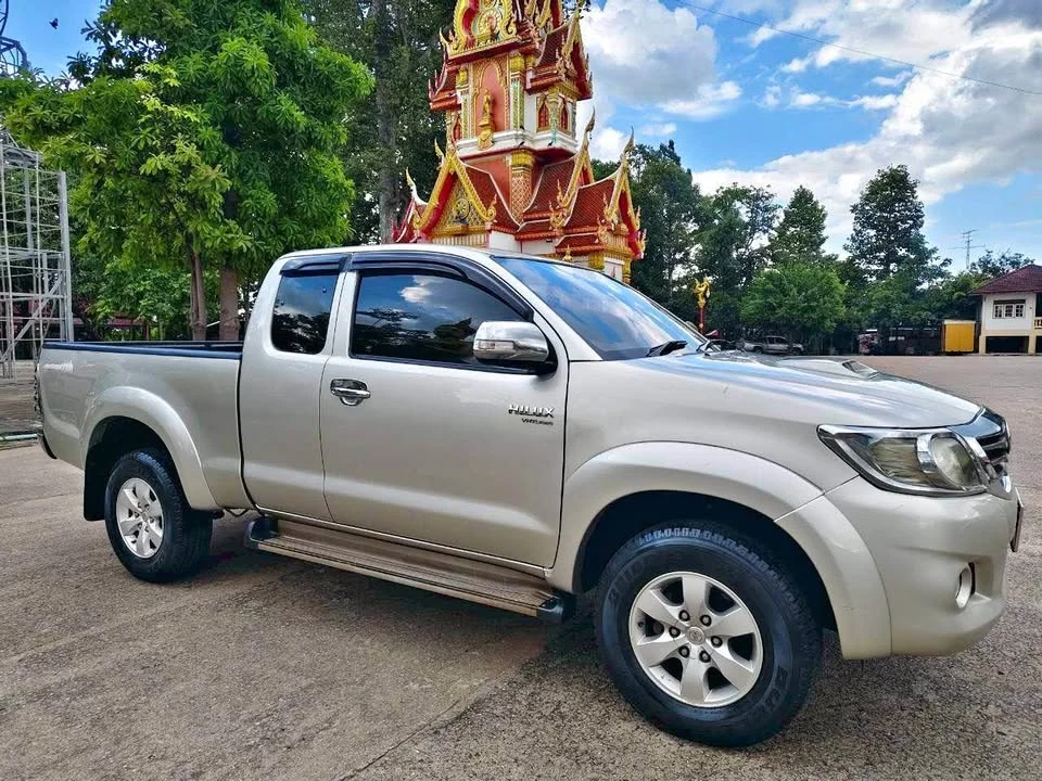 2012 Toyota Hilux VII 2